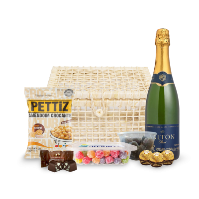 Kit cesta com espumante, petiscos e chocolate
