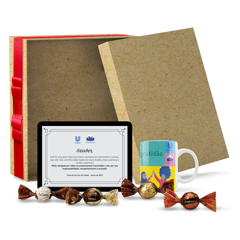 Kit com chocolates, placa e caneca personalizadas