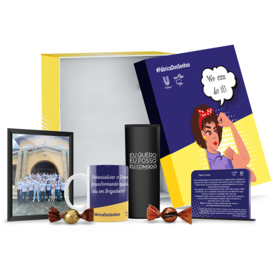 Kit com caixa personalizada, caneca e mais