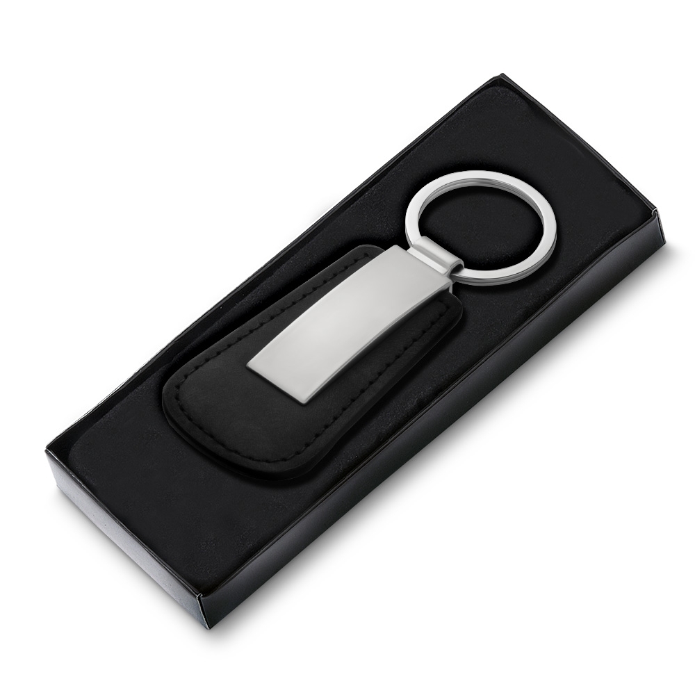 Chaveiro de metal com alça em couro sintético preto