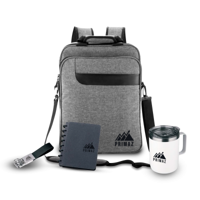 Kit com mochila, bloco de notas, caneca e chaveiro personalizados