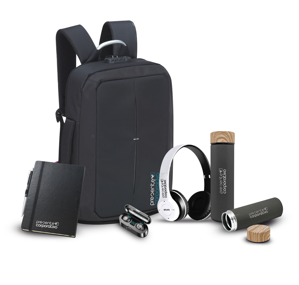 Kit com mochila, bloco de notas, fone e squeeze personalizados