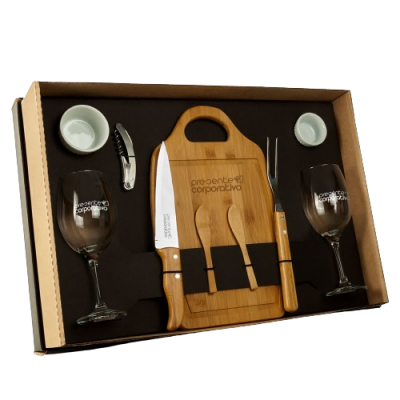 Kit churrasco com tábua, taças e facas personalizadas